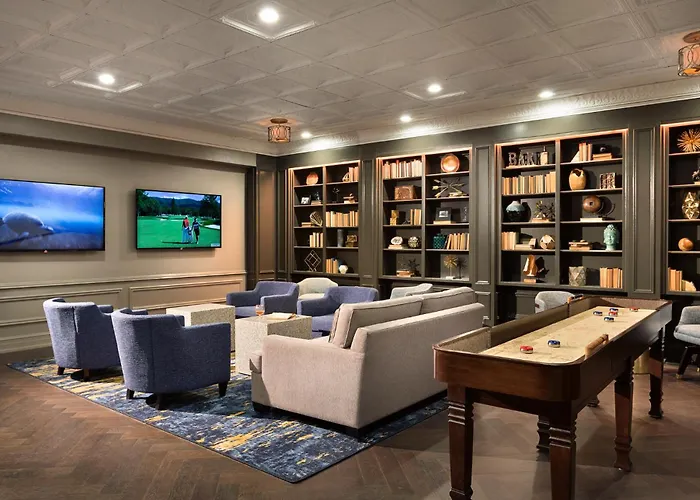 Top Hotels Near Savannah Beach for Coastal Getaways