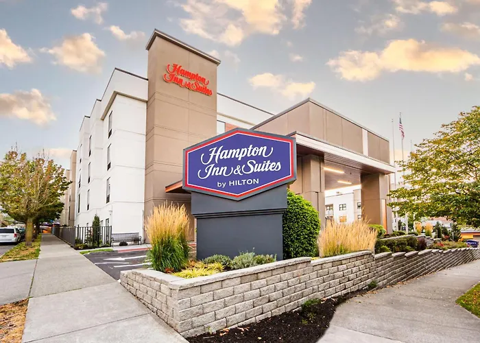 Top Seattle Hotels Offering Complimentary Breakfast
