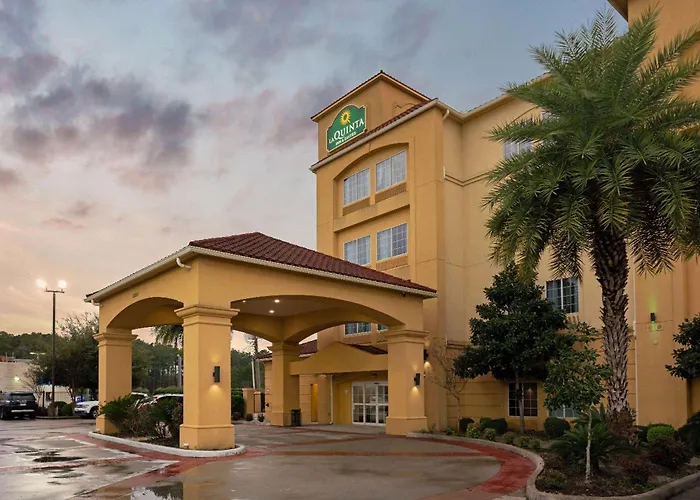 Best Hotels on JFK Blvd Houston