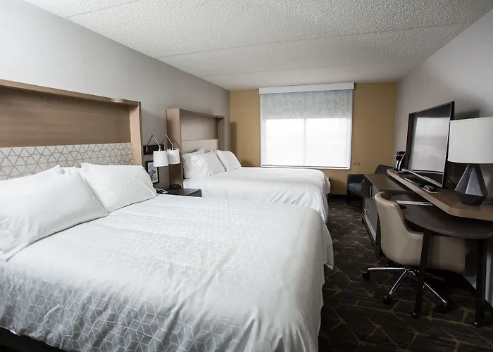Top Grand Rapids Hotels with Indoor Pools