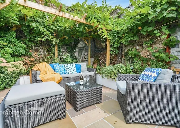 Best Accommodations in Cawsand and Kingsand, UK