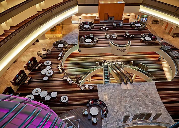 Top Hotels in Atlanta with Indoor Pool & Jacuzzi