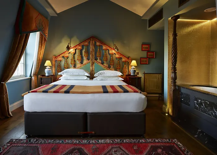 Best Famous Hotels in London, United Kingdom