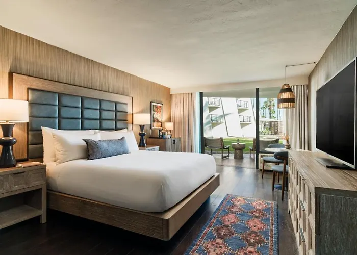 Best Hotels with Free Parking Near Long Beach Cruise Port