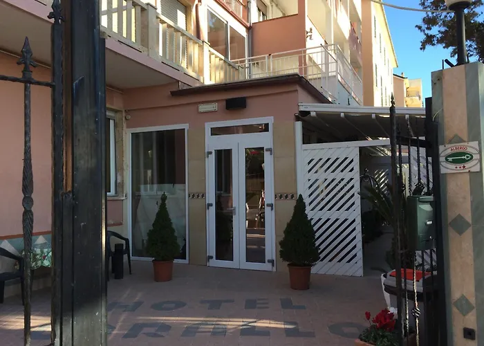 Hotel Bergeggi: La Tua Oasi di Relax a Bergeggi, Italia